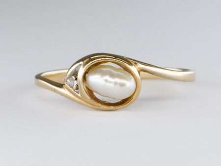 Vintage Pearl & Diamond 10K Ring | 0.01ctw | SZ 6.25 | Hot on Sale